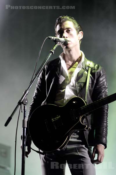 ARCTIC MONKEYS - 2014-08-22 - SAINT CLOUD - Domaine National - Grande Scene - 